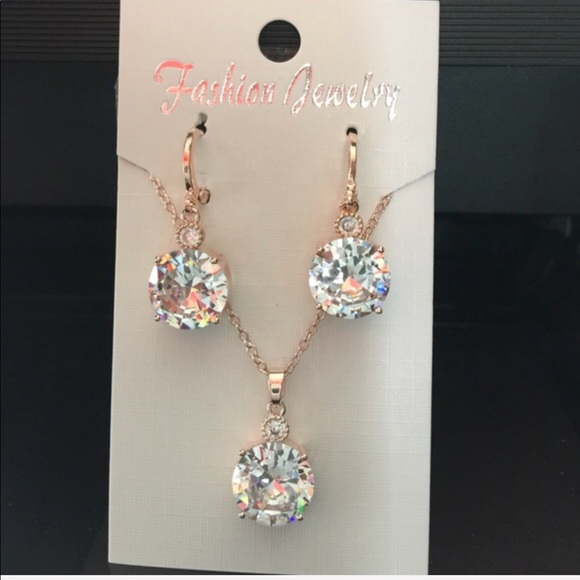 18K Yellow Gold Filled Brilliant Cubic Zirconia - Picture 2 of 3